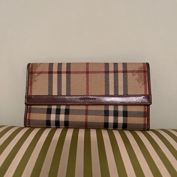 Burberry Classic Checkered Wallet - Picture 1 of 4
